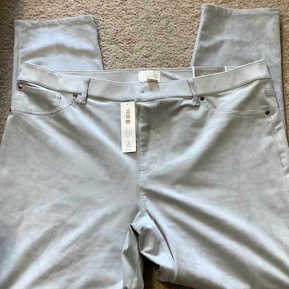 ❤️CHICO’s size “3” knit suede pant in Feature Stone color, jegging. - Picture 2 of 9